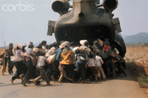 QĐVNCH giúp dân Xuân Lộc lên trực thăng tránh chiến sự, 1975