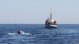 Ngư dân địa phương cho biết chiếc 'tàu lạ' có 'kiểu dáng tương tự như chiếc tàu Trung Quốc từng đâm chìm chiếc tàu cá của ngư phủ Đà Nẵng hồi tháng Năm năm 2014'.