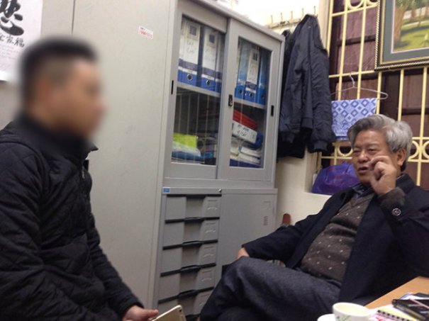 Ông Kim Quốc Hoa khi trả lời phỏng vấn báo chí tại trụ sở báo Người Cao Tuổi vào sáng 9-2-2015 - Ảnh: V.V.T