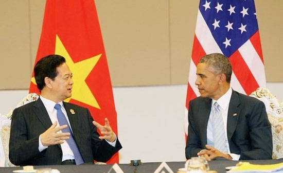 Thủ tướng Nguyễn Tấn Dũng gặp chính thức Tổng thống Mỹ Barack Obama, bên lề Hội nghị Cấp cao ASEAN lần thứ 25 và các hội nghị liên quan. Ảnh: TTXVN
