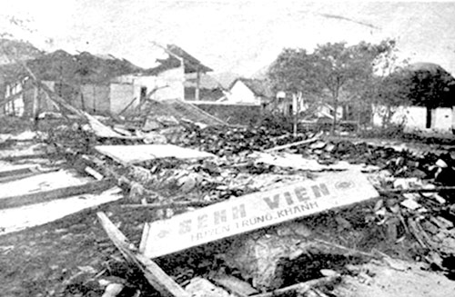 Ảnh tư liệu: Bệnh viện huyện Trùng Khánh (Cao Bằng) bị quân Trung Quốc tàn phá tháng 2/1979. Nguồn: Internet