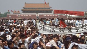 Người dân TQ biểu tình ở Thiên An Môn. Nguồn: internet