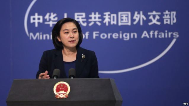 Phát ngôn viên Bộ Ngoại giao Trung Quốc Hoa Xuân Oánh trong một cuộc họp báo tại Bắc Kinh. Ảnh: EPA