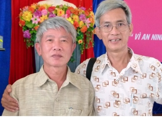 Cựu binh, nhà báo Võ Văn Tạo (phải) và nhà văn Thái Kế Toại. Nguồn: internet