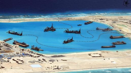 Trung Quốc đang xây đảo nhân tạo trên Biển Đông. Nguồn: Financial Times