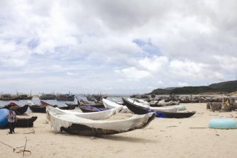 Hậu quả Formosa đang để lại là những bãi biển vắng hoe. Ảnh: ĐỨC NGỌC