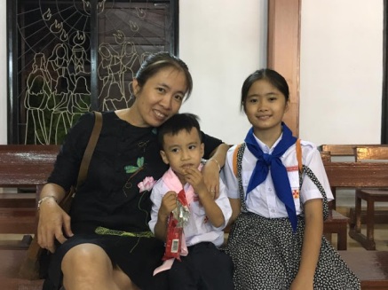 Blogger Mẹ Nấm cùng 2 con: Nấm và Gấu. Ảnh: internet/ Phạm Thanh Nghiên